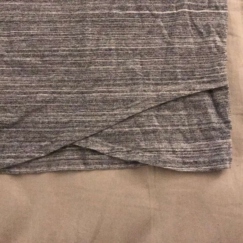 Talula (Aritzia) mini skirt in grey - Picture 2 of 3